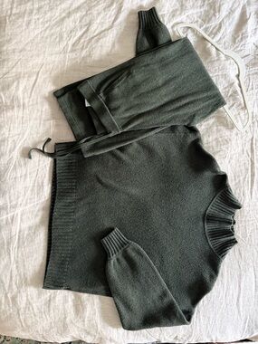 Dark Green Knit Sweater Set - Cozy Turtleneck Pullover